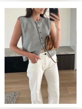 Sleeveless Grey Button-Front Vest
